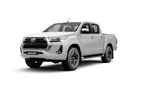 TOYOTA HILUX SR
Motor: 2.400cc
Capacidad: 5 Pasajeros
Transmisión: Mecánica 6 Velocidades
Seguridad: ABS con EBD – VDC - 6 Airbag – Isofix – Asistente ayuda en Pendiente.
Equipamiento: Computador abordo – Radio Bluetooth – Velocidad Crucero – Comandos al volante – Climatizador digital, entre otros
Equipamiento Minero: Barras antivuelco certificadas – Laminas de Seguridad – Cuñas – Trabatuercas – Baliza – Faenero – Pértiga – Parachoque Minero – Cubre Luneta – Bocina Retroceso
